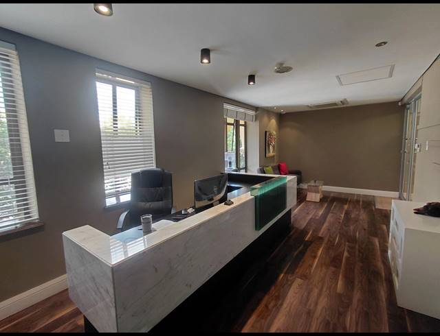 229M² OFFICE TO LET IN MAGALIESSIG